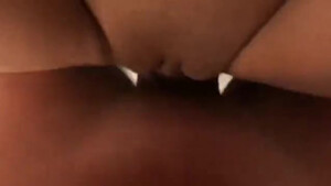 Смазливая миниатюрная узбечка пожирает сперму ебаря после соития