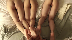 Групповой восточный футфетиш от трех японок сразу - порно от первого лица